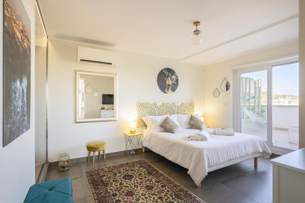 Penthouse With A Panoramic Rooftop In Trastevere With Seasonally Jacuzzi Ρώμη Εξωτερικό φωτογραφία
