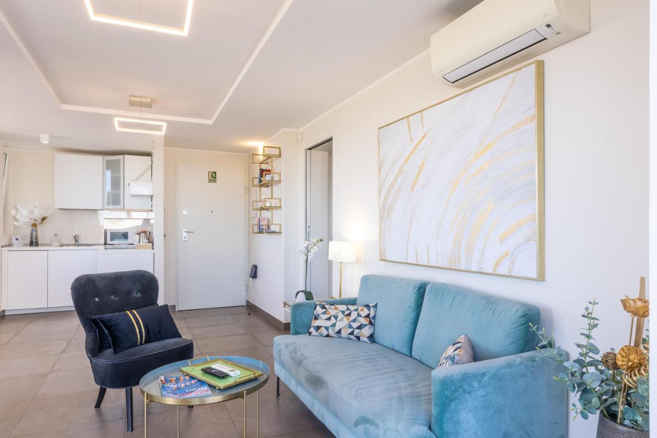 Penthouse With A Panoramic Rooftop In Trastevere With Seasonally Jacuzzi Ρώμη Εξωτερικό φωτογραφία