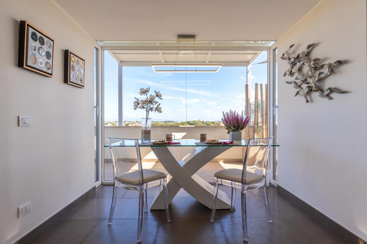 Penthouse With A Panoramic Rooftop In Trastevere With Seasonally Jacuzzi Ρώμη Εξωτερικό φωτογραφία