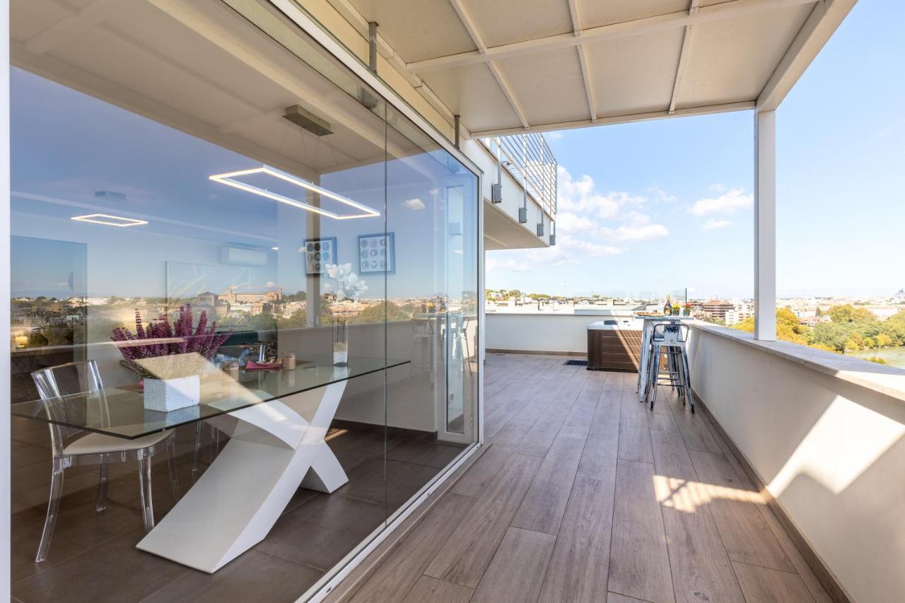 Penthouse With A Panoramic Rooftop In Trastevere With Seasonally Jacuzzi Ρώμη Εξωτερικό φωτογραφία