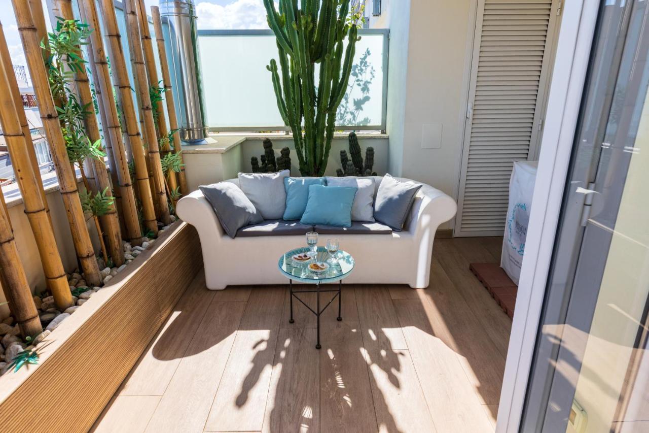 Penthouse With A Panoramic Rooftop In Trastevere With Seasonally Jacuzzi Ρώμη Εξωτερικό φωτογραφία