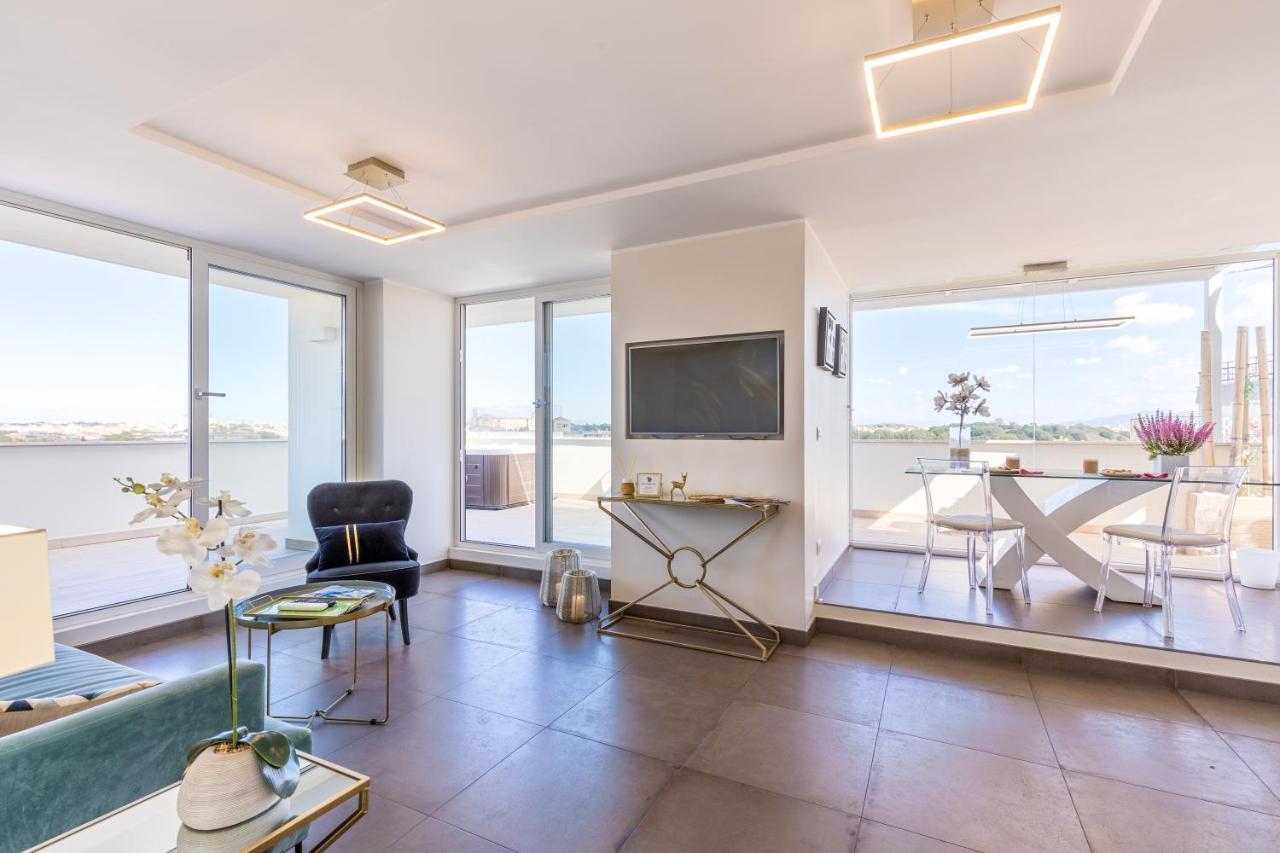 Penthouse With A Panoramic Rooftop In Trastevere With Seasonally Jacuzzi Ρώμη Εξωτερικό φωτογραφία