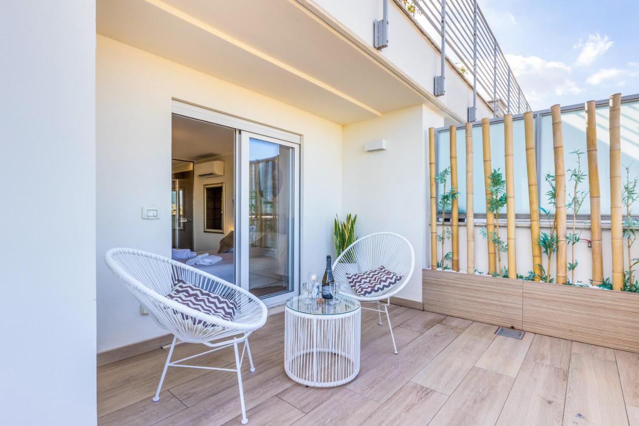 Penthouse With A Panoramic Rooftop In Trastevere With Seasonally Jacuzzi Ρώμη Εξωτερικό φωτογραφία
