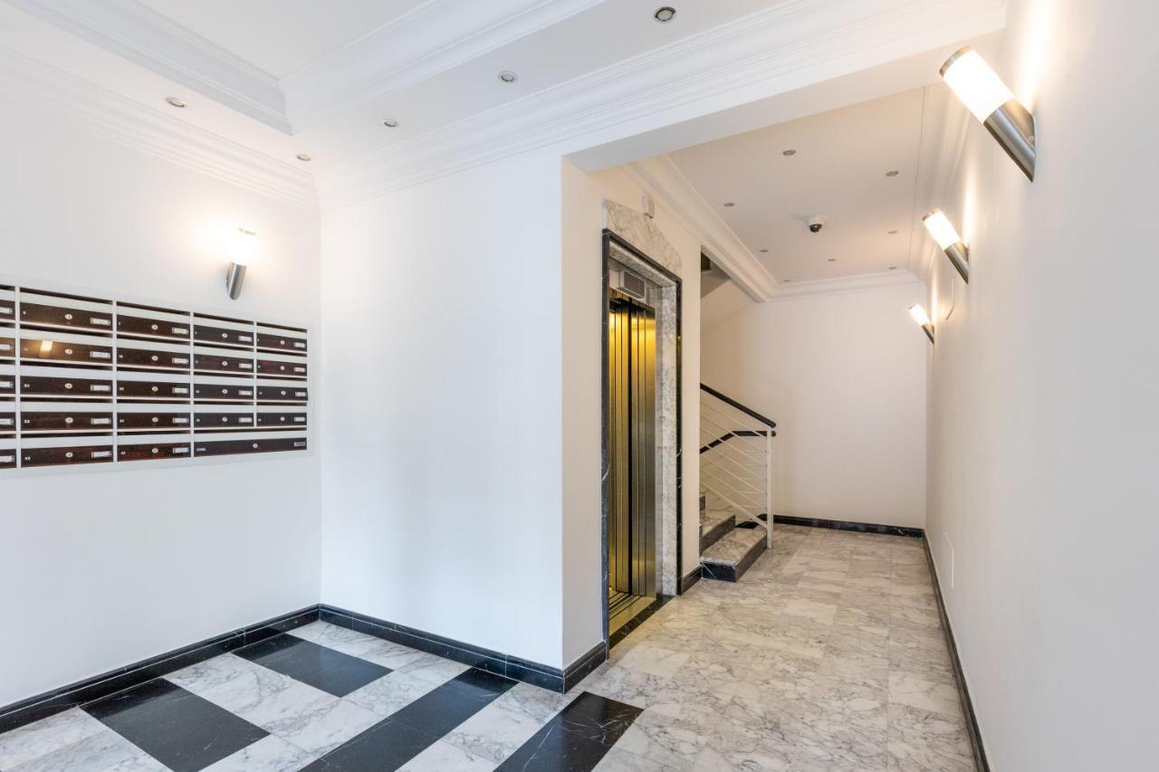 Penthouse With A Panoramic Rooftop In Trastevere With Seasonally Jacuzzi Ρώμη Εξωτερικό φωτογραφία